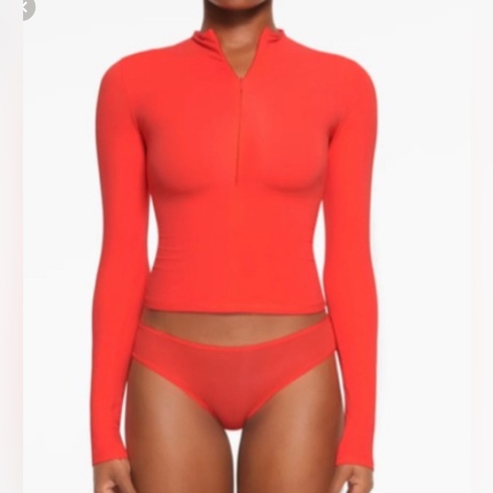 SKIMS NWOT Fits Everybody Half Zip Top - Poppy